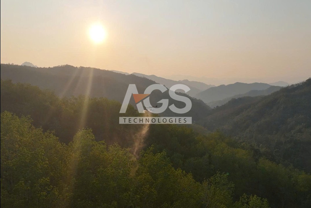 Tiên phong ứng dụng UAV phun thuốc trên 2.000 ha rừng cao su tại Lai Châu